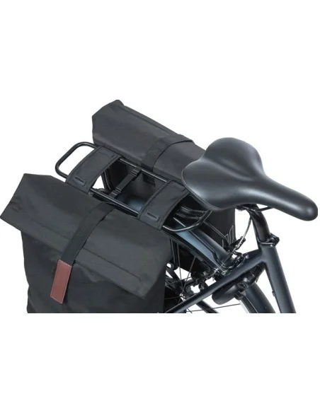 Dubbele fietstas Basil City 28 tot 32 liter 30 x 18 x 49 cm - zwart