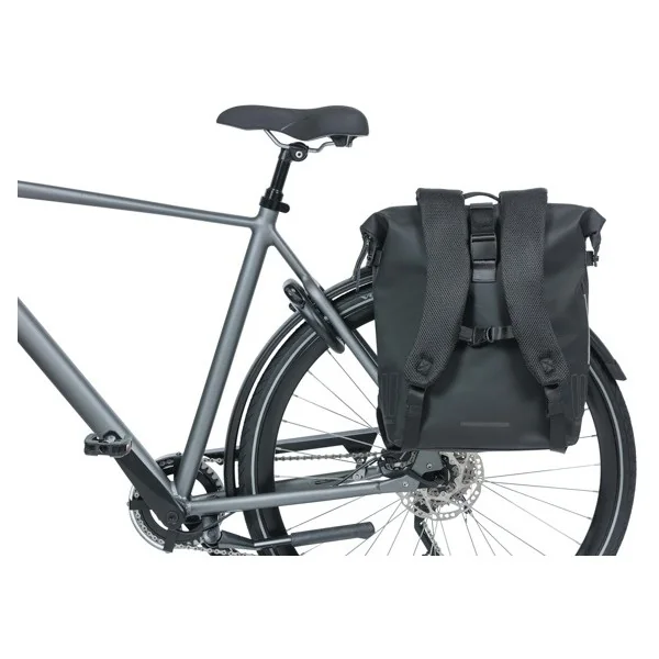Fietsrugzak Basil SoHo Nordlicht 17 liter 31 x 14 x 37 cm - night zwart