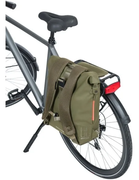 Fietsrugzak Basil SoHo Nordlicht 17 liter 31 x 14 x 37 cm - mosgroen