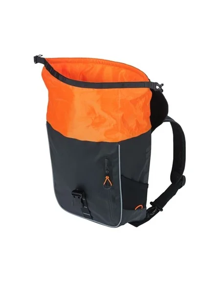 Fietsrugzak Basil Miles Tarpaulin 17 liter 31 x 17 x 44 cm - zwart/oranje