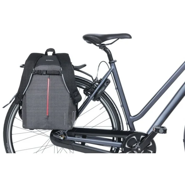 Fietsrugzak voor 13 inch laptop Basil B-Safe Commuter 13 liter 26 x 13 x 40 cm - zwart