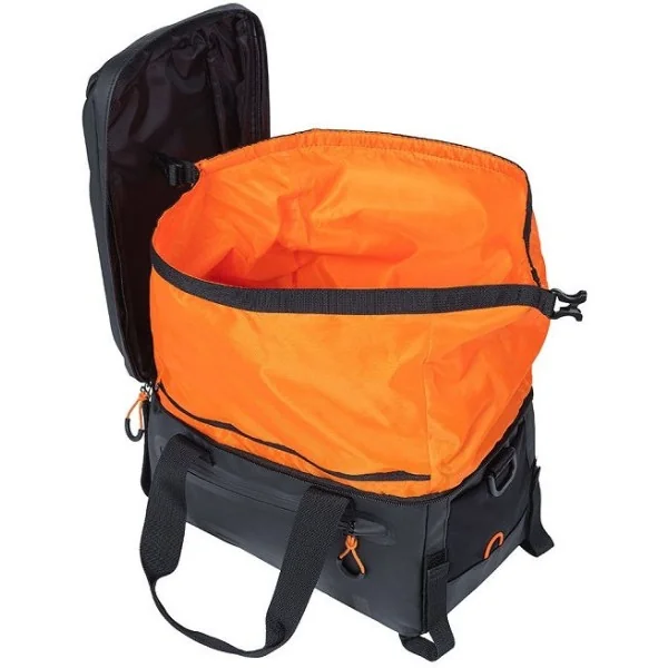 Bagagedragertas Basil Miles Tarpaulin 7 liter 32 x 20 x 20 cm - zwart/oranje