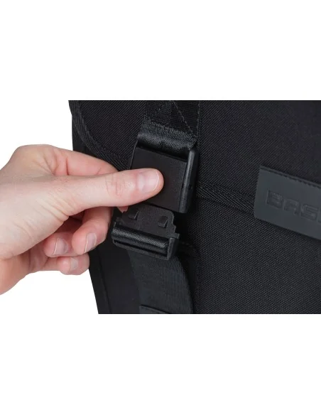 Fietstas Basil Tour Single Left 14 liter 34 x 14 x 34 cm - zwart