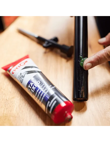 Cyclon Stay Fixed Carbon M.T. Paste - 150 ml (in blisterverpakking)
