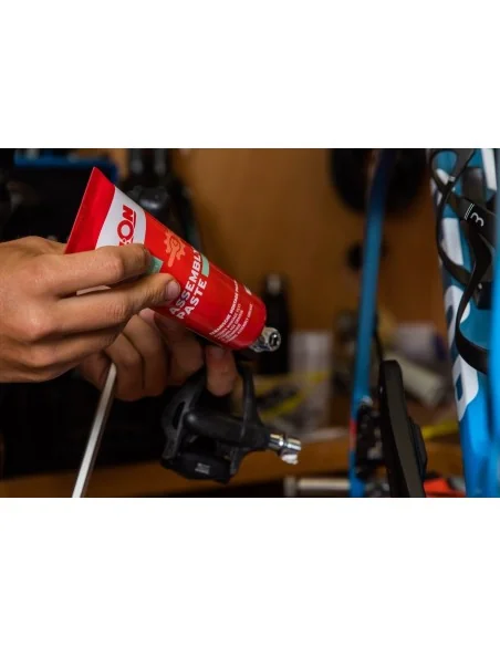 Cyclon Assembly Paste tube - 150 ml (in blisterverpakking)