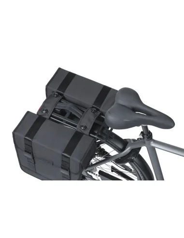 Dubbele fietstas Basil Tour Waterproof MIK 28 liter 14 x 29 x 30 cm (2x) - zwart