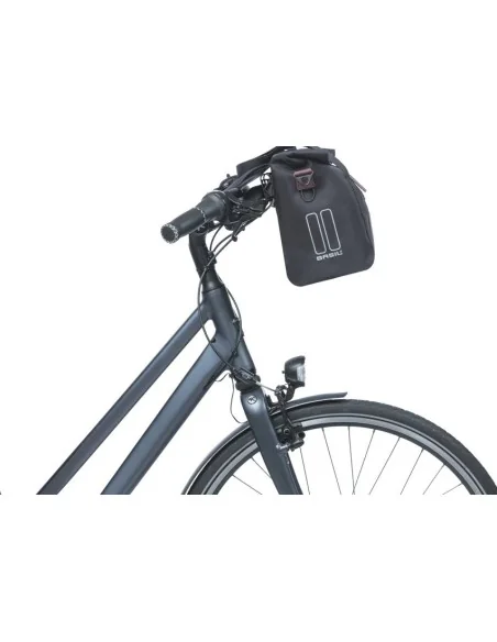 Fietshandtas Basil City MIK 8 - 11 liter 19 x 30 x 26 cm - zwart