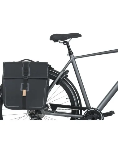 Dubbele fietstas Basil Urban Dry MIK 50 liter 16 x 31 x 32 cm (2x) - Mat zwart