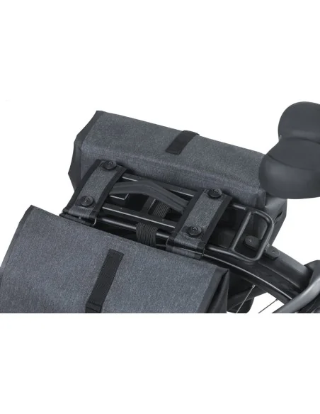 Dubbele fietstas Basil Urban Dry MIK 50 liter - charcoal