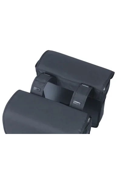 Dubble fietstas Basil GO 32 liters - zwart