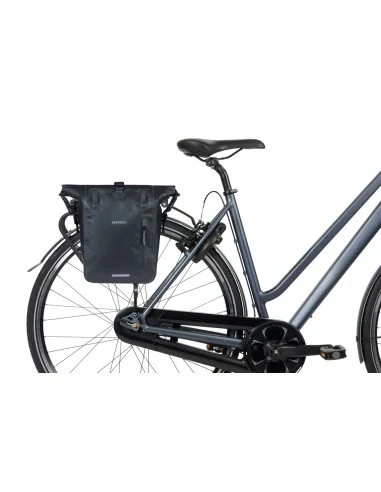 Enkele fietstas Basil Rivo M tarpaulin MIK 12-15L 14 x 25 x 38 cm - zwart