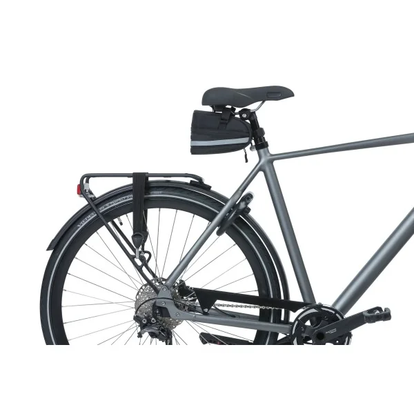 Zadeltas Basil Mada 1 liter 19 x 11 x 13 cm - zwart