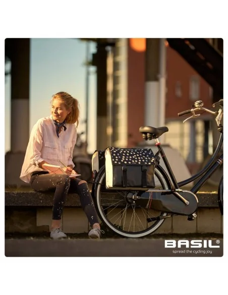 Dubbele fietstas Basil Urban Load 48-53 liter 41 x 18 x 46 cm - zwart met reflecterende stippen