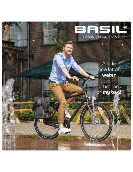 Fietsrugzak Basil Urban Dry Backpack 18 liter 27 x 16 x 45 cm - grijs