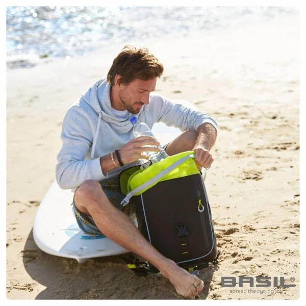 Fietsschoudertas Basil Miles Daypack 16 liter 33 x 17 x 41 cm zwart/lime-