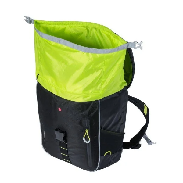 Fietsrugzak Basil Miles Daypack Nordlicht 17 liter 31 x 17 x 44 cm - zwart