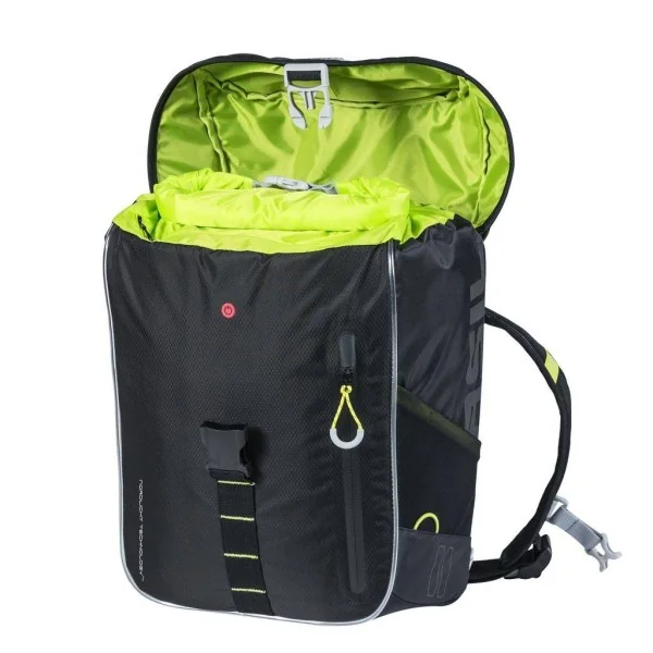 Fietsrugzak Basil Miles Daypack Nordlicht 17 liter 31 x 17 x 44 cm - zwart