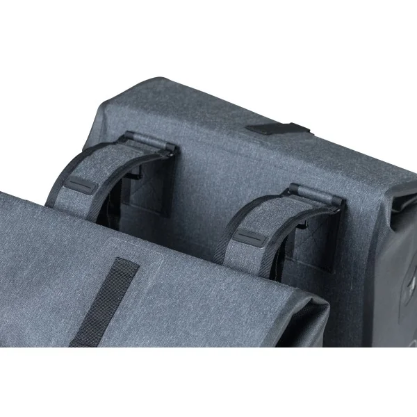 Dubbele fietstas Basil Urban Dry 50 liter 36 x 17 x 42 cm - charcoal melee