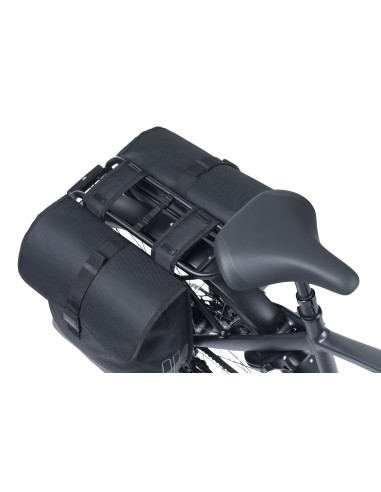 Dubbele fietstas Basil Mara Evo, 28-34L - zwart