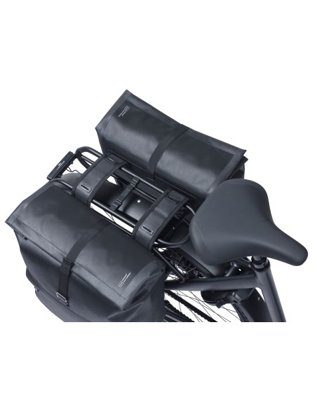 Dubbele fietstas Basil Urban Dry Neo, 46-52L - zwart