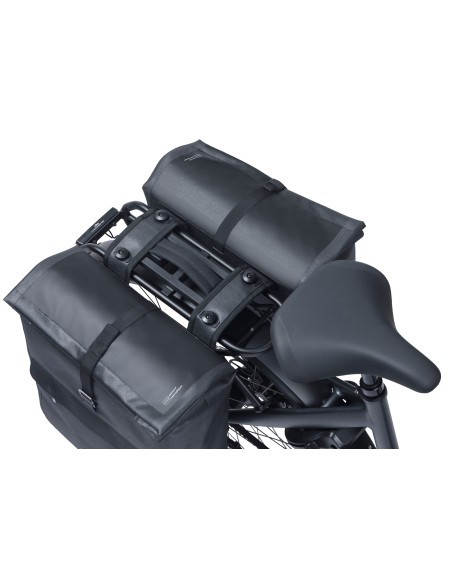 Dubbele fietstas Basil Urban Dry Neo MIK, 46-52L - zwart