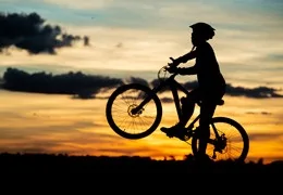 6 Top tips om 's nachts veilig te fietsen